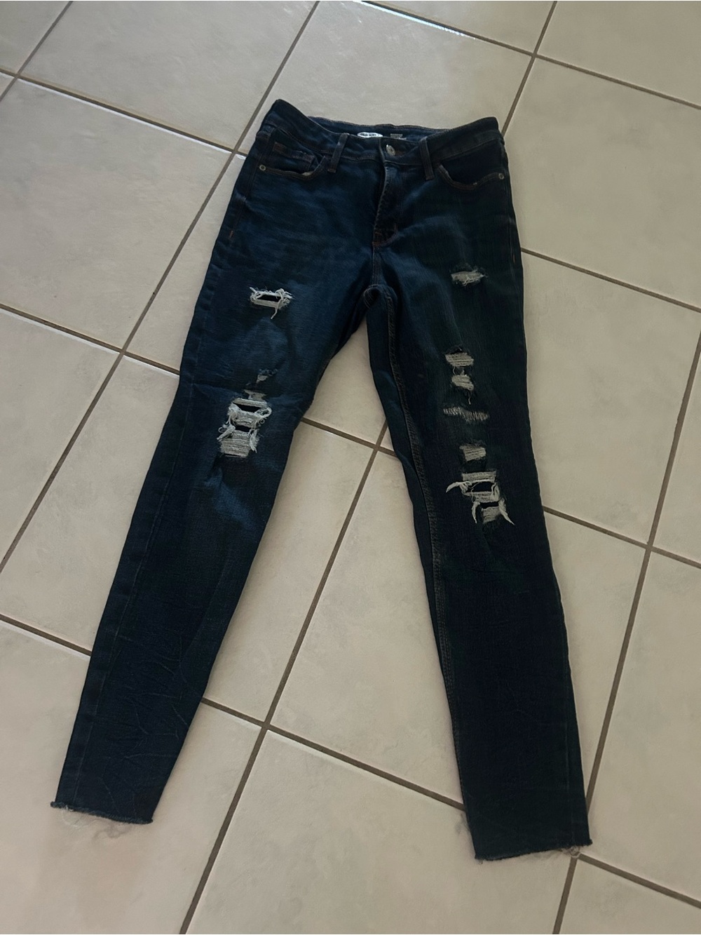 Old Navy Rockstar Super Skinny High Rise Distressed Jeans